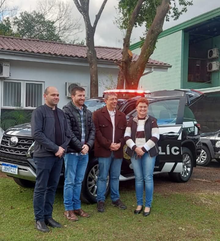 Viatura da Polícia Civil